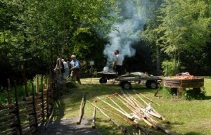 Denna bild har ett alt-attribut som är tomt. Dess filnamn är Gardesgardsbygge-G-lag-12-juni-2013-300x192-1.jpg